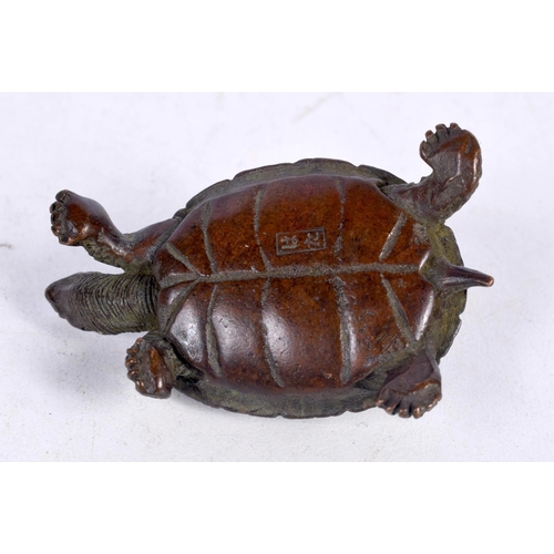 1593 - A JAPANESE BRONZE TORTOISE OKIMONO. 81 grams. 5.5 cm x 3.25 cm.