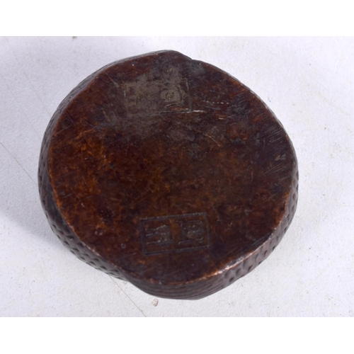 1611 - A JAPANESE BRONZE SEAL. 110 grams. 4 cm wide.