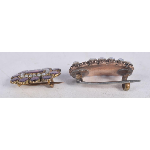 1615 - TWO ANTIQUE BROOCHES. 5.6 grams. Largest 2.75 cm x 2 cm. (2)