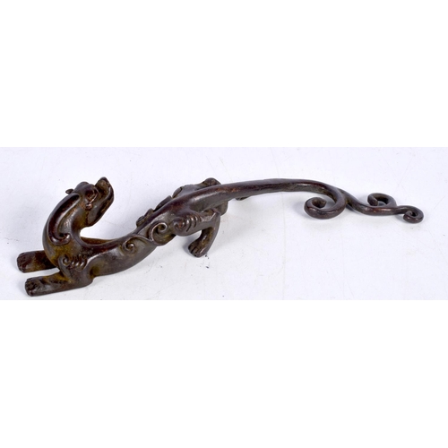 1622 - A JAPANESE BRONZE DRAGON OKIMONO. 158 grams. 16 cm long.