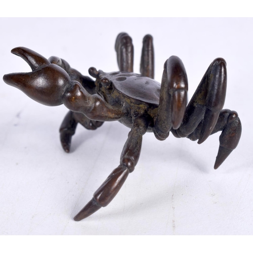 1629 - A JAPANESE BRONZE CRAB OKIMONO. 80 grams. 5.75 cm x 5.5 cm.