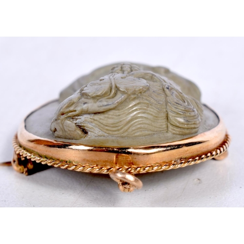 1663 - AN ANTIQUE 14CT GOLD AND LAVA STONE CAMEO BROOCH. 17.6 grams. 4.25 cm x 3.25 cm.