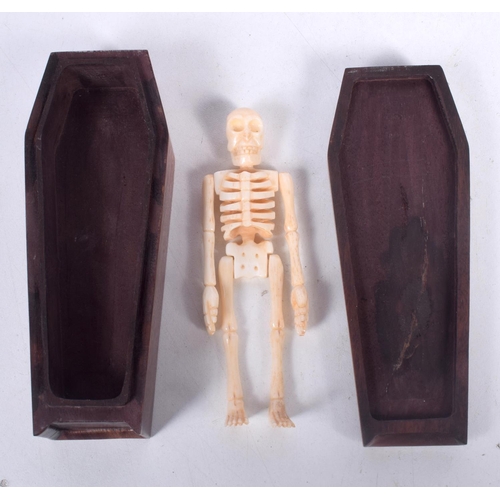 1665 - A WOOD AND BONE COFFIN. 97 grams. 3.5 cm x 12 cm.