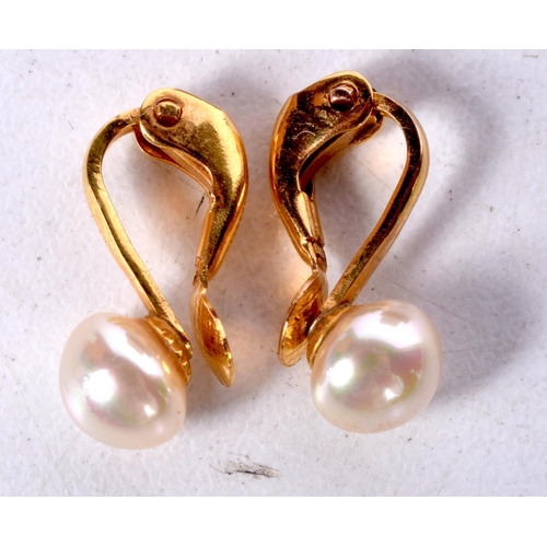 1692 - A PAIR OF 9CT GOLD AND PEARL EARRINGS. 2.3 grams. 1.5 cm x 0.75 cm.