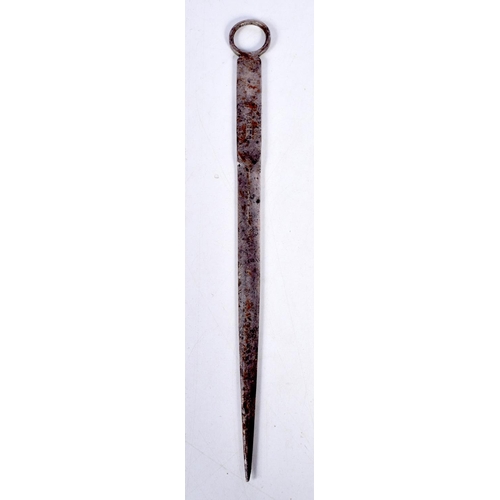 1705 - AN EDWARDIAN SILVER MEAT SKEWER. 84 grams. Sheffield 1908. 25 cm long