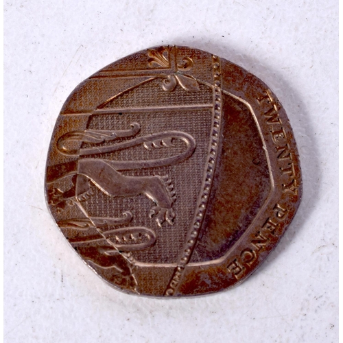 1730 - A MISPRINT 20P COIN. 2 cm wide.