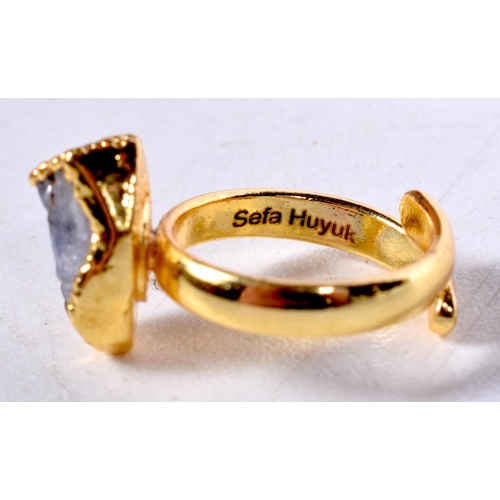 1735 - A SEFA HEYUK RING. J. 3.6 grams.