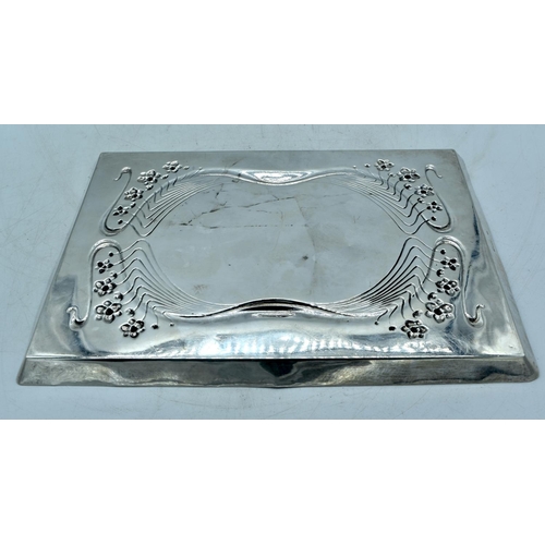 1792 - AN EDWARDIAN ART NOUVEAU SILVER PIN TRAY. London 1910. 412 grams. 28cm x 20cm.