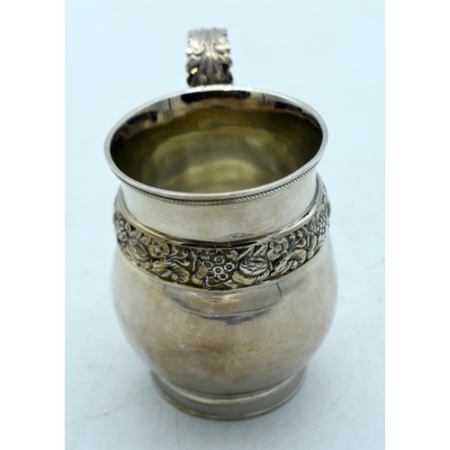 1800 - AN ANTIQUE SILVER MUG. London 1817. 202 grams. 11cm x 10 cm.