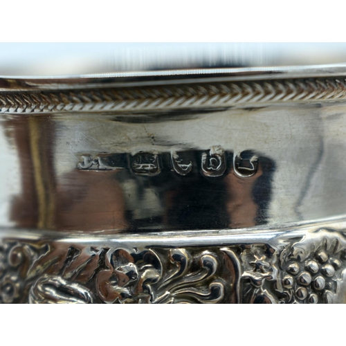 1800 - AN ANTIQUE SILVER MUG. London 1817. 202 grams. 11cm x 10 cm.