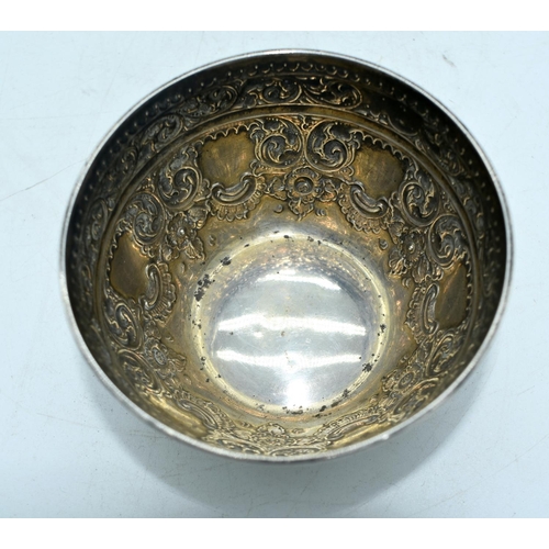 1810 - A VICTORIAN SILVER SUGAR BOWL. 83 grams. 9.5 cm diameter.