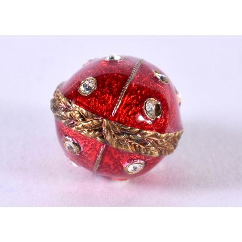 1879 - A SILVER AND ENAMEL LADYBIRD PENDANT.  Stamped 925, 2 cm x 1.3cm, weight 6.5g