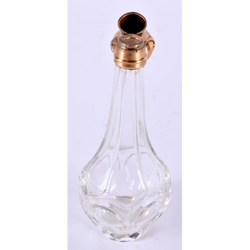 1903 - AN 18CT GOLD TOPPED GLASS SCENT BOTTLE.  Indistinct Mark, 11.8 cm x 4.2 cm