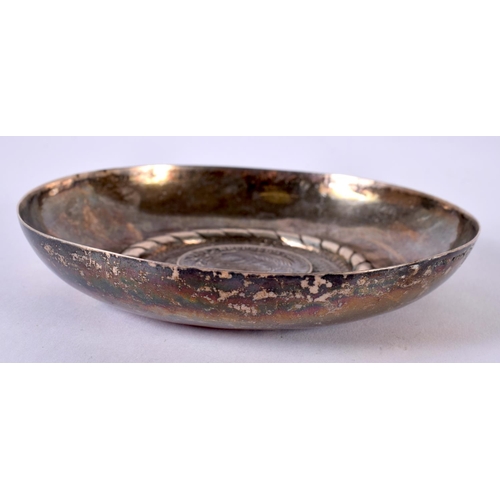 1920 - A CONTINENTAL SILVER PLATA COIN DISH. 108 grams. 12 cm diameter.