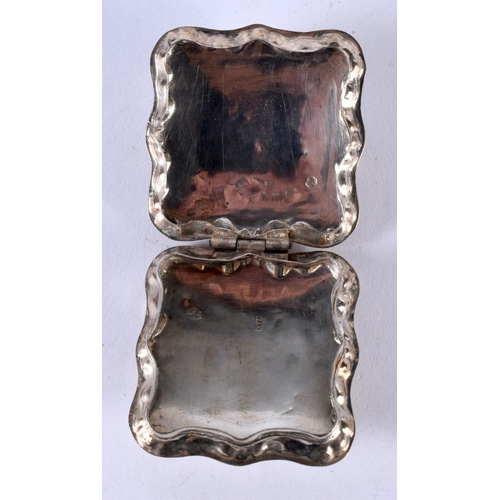 1928 - AN ANTIQUE STERLING SILVER BOX. 42.1 grams. 5 cm square.