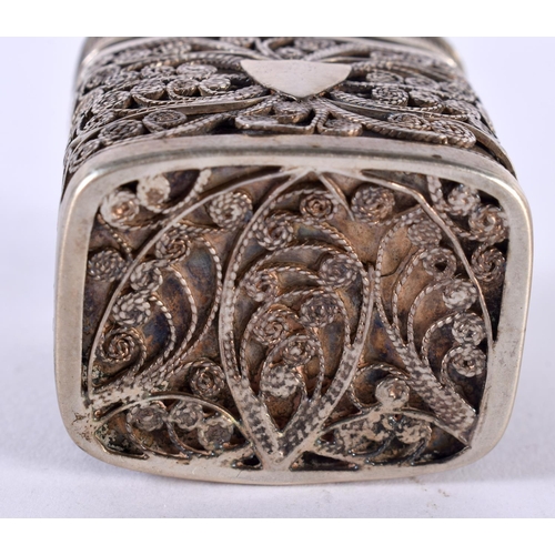 1930 - AN ANTIQUE DUTCH SILVER BOX. 40.2 grams. 4 cm x 3.75 cm.