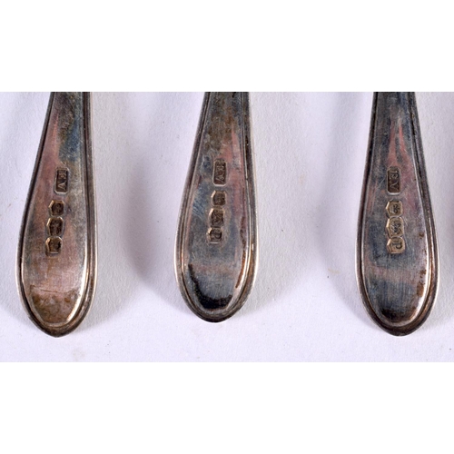 1936 - A CASED SET OF SILVER SPOONS. Sheffield 1957. 81 grams. 11cm long. (6)