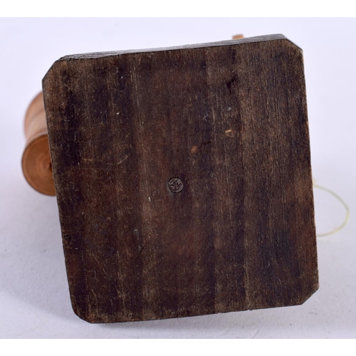 1949 - AN ANTIQUE BAVARIAN BLACK FOREST COTTON REEL HOLDER. 63 grams. 9 cm x 7.5 cm.