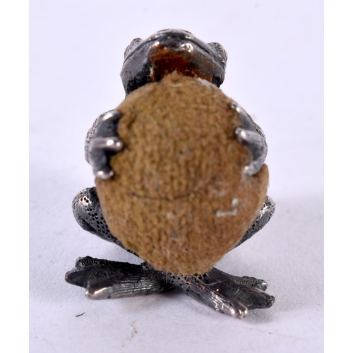 1954 - A VINTAGE SILVER FROG PIN CUSHION. 40 grams. 3 cm x 2.25 cm.