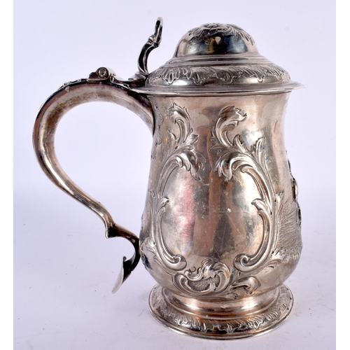 1960 - A VERY UNUSUAL GEORGE III REPOUSSE SILVER EQUESTRIAN TANKARD. London 1766. 673 grams. 19 cm x 19 cm.