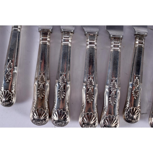 1964 - A SET OF ANTIQUE SILVER HANDLED KNIVES. 916 grams overall. (qty)