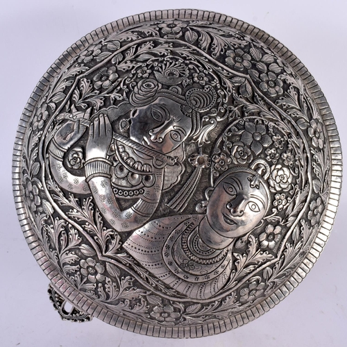 1965 - A LARGE INDIAN WHITE METAL REPOUSSE PORTRAIT BOX. 1703 grams. 18cm x 15cm.