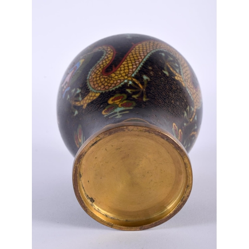 2019 - A 19TH CENTURY CHINESE CLOISONNE ENAMEL VASE Qing, decorated with dragons upon a black ground. 15cm ... 