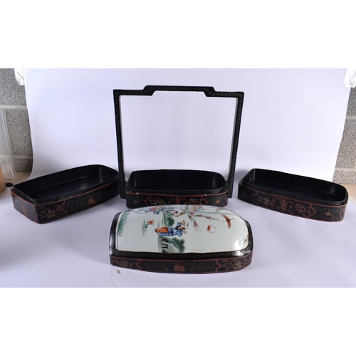 2096 - A LARGE EARLY 20TH CENTURY CHINESE PORCELAIN AND LACQUER STORAGE BOX AND COVER Late Qing/Republic, p... 