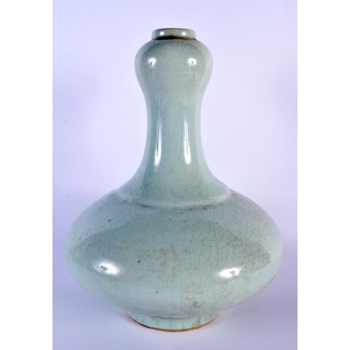 2163 - A LARGE LATE 19TH CENTURY CHINESE MONOCHROME GARLIC NECK VASE Qing. 33 cm x 17 cm.