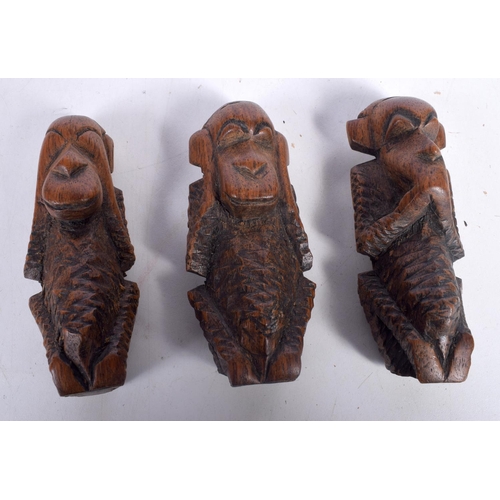 3796 - A collection of 3 carved African See no evil, hear no evil, speak no evil monkeys  12 cm (3)