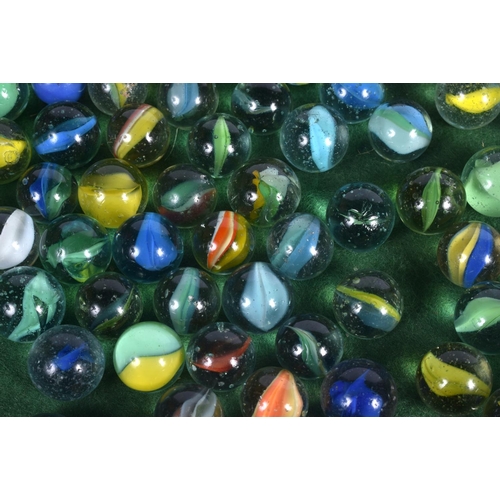 3800 - A collection of marbles (Qty)