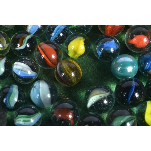 3800 - A collection of marbles (Qty)