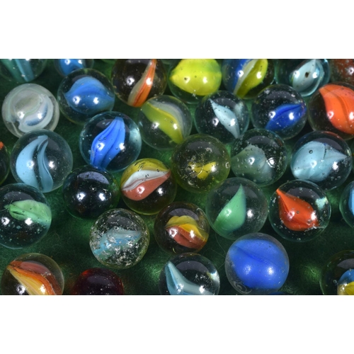 3800 - A collection of marbles (Qty)