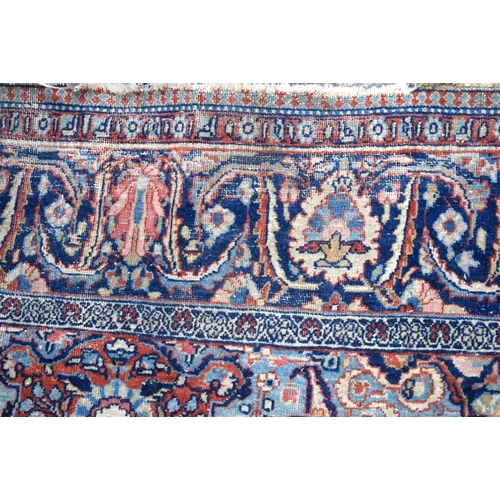 3802 - An Oriental rug 199 x 125 cm.