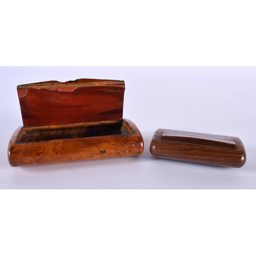 221 - THREE ANTIQUE SNUFF BOXES. Largest 11 cm x 5 cm. (3)