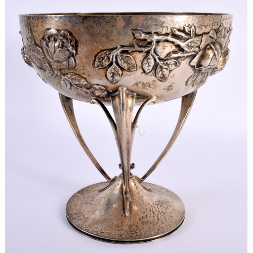 26 - A LOVELY ART NOUVEAU ELKINGTON AND CO SILVER PEDESTAL BOWL. London 1912. 766 grams. 21 cm x 20.5 cm.