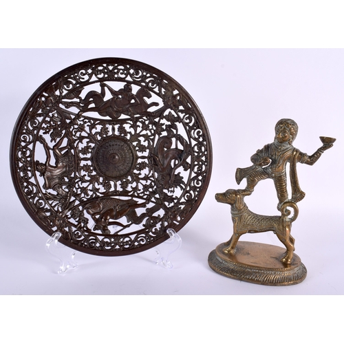 27 - AN ANTIQUE COALBROOKDALE CAST IRON DISH together with an Indian bronze figure etc. Largest 20 cm wid... 