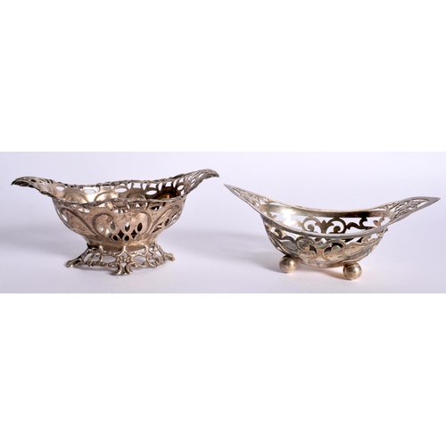 39 - FIVE SILVER DISHES. 292 grams. Largest 17 cm wide. (5)