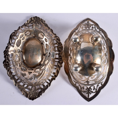 39 - FIVE SILVER DISHES. 292 grams. Largest 17 cm wide. (5)