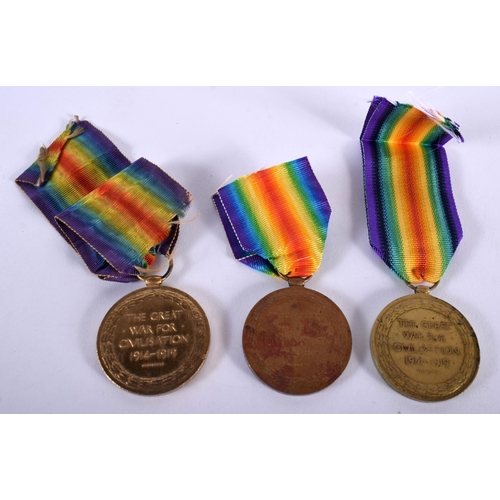 1315 - Three World War 1 Victory Medals awarded to  70667 Spr RG Thomas RE, 2637 Sjt W Warlock Glouc Regt,... 