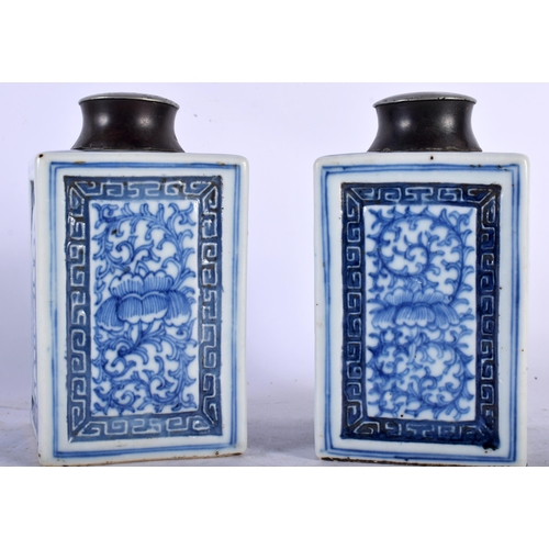 130 - A PAIR OF LATE 18TH/19TH CENTURY CHINESE BLUE AND WHITE PORCELAIN TEA CADDIES Qianlong/Jiaqing, pain... 