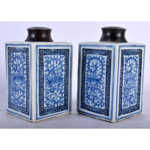 130 - A PAIR OF LATE 18TH/19TH CENTURY CHINESE BLUE AND WHITE PORCELAIN TEA CADDIES Qianlong/Jiaqing, pain... 