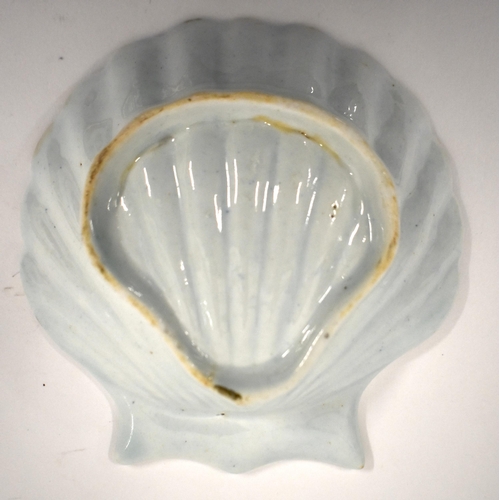 198 - 18th century Lowestoft blue and white pickle dish: of scallop shell form, painted with a peony spray... 