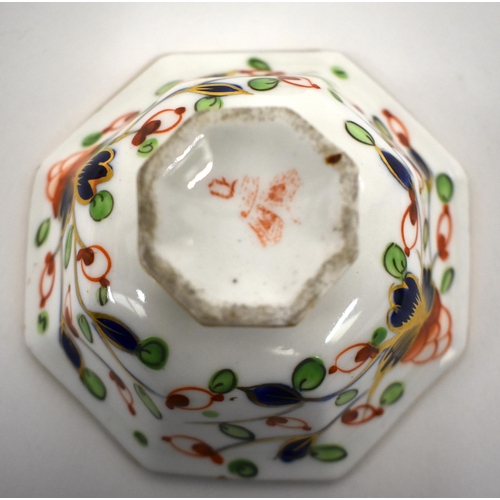 222 - 1st quarter of the 19th century Derby rare miniature imari jug and basin. Jug 5cm high.