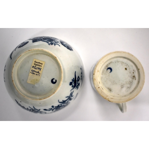 232 - 18th century Worcester coffee can and small bowl printed with the three flower pattern. Bowl 10cm