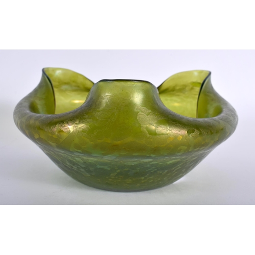 27 - AN ART DECO LOETZ IRIDESCENT GREEN GLASS BOWL. 17 cm wide.