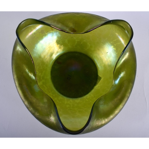 27 - AN ART DECO LOETZ IRIDESCENT GREEN GLASS BOWL. 17 cm wide.