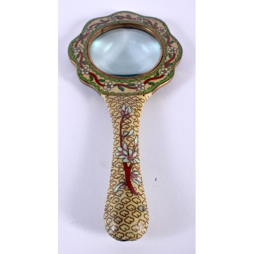 361 - AN UNUSUAL 19TH CENTURY CHINESE CLOISONNE ENAMEL MAGNIFYING GLASS Qing. 16 cm long.