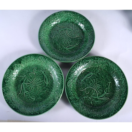 45 - A COLLECTION TEN VARIOUS 19TH CENTURY WEDGWOOD GREEN CABBAGE TYPE WARES. Largest 26 cm wide. (10)