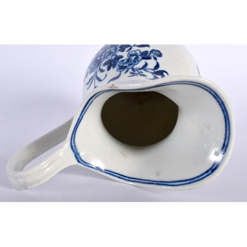 494 - AN 18TH CENTURY CAUGHLEY BLUE AND WHITE CREAM JUG. 14 cm x 10 cm.